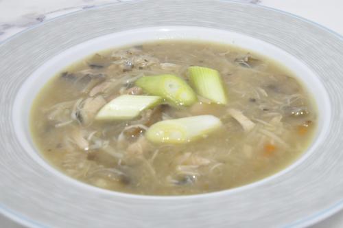 Beskydský kuřecí vývar s houbami  – Snadné recept z Česko kuchyně, hotový za 45 - 60 minut